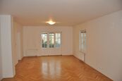 Pronájem rohového podsklepeného domu, cena 78000 CZK / objekt / měsíc, nabízí 