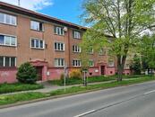 Pronájem cihlového bytu 1 + 1 /44 m2 / v přízemí v Příbrami VII, Pol. vězňů 125, cena 8000 CZK / objekt / měsíc, nabízí
