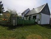 Prodej rodinného domu se zahradou v Deštnici, okr. Louny, cena 2900000 CZK / objekt, nabízí Reala Lakomá s.r.o.