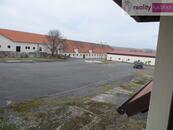 Plzeňsko-Vřeskovice- prodej kvalitní biofarmy pro produkci obilí, chov koní a skotu, pozemky 159 ha, cena cena v RK, nabízí