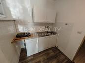 Pronájem 2 byty v rodinném domě Zlín Nivy - 2 bytové jednotky (5+1 a 1+1) + 3 garáž + dílna + sklad