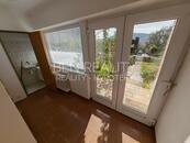 Pronájem 2 byty v rodinném domě Zlín Nivy - 2 bytové jednotky (5+1 a 1+1) + 3 garáž + dílna + sklad