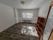 Pronájem 2 byty v rodinném domě Zlín Nivy - 2 bytové jednotky (5+1 a 1+1) + 3 garáž + dílna + sklad