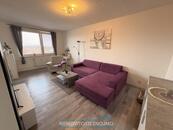 Pronájem vybaveného bytu 3+1, 74 m2, balkon, sklení kóje Hevlín, cena 15700 CZK / objekt / měsíc, nabízí Nemovitosti Znojmo s.r.o.