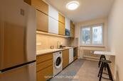 K pronájmu 3+1, 82m2, po kompletní rekonstrukci, 2 koupelny, neprůchozí pokoje Dřevařská,Brno-Veveří, cena 33000 CZK / objekt / měsíc, nabízí Nemovitosti Znojmo s.r.o.