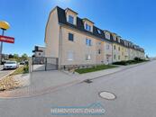 Pronájem bytu 3+1, 75 m2, balkon, parkování u domu, sklepní kóje, klidná lokalita Přímětice Znojmo, cena 15000 CZK / objekt / měsíc, nabízí Nemovitosti Znojmo s.r.o.