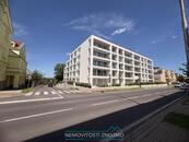 K dlouhodobému pronájmu garážové stání v Rezidenci Jarošova, Znojmo, cena 1700 CZK / objekt / měsíc, nabízí 