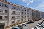 Prodej dvoupodlažního bytu s 8mi pokoji, 2 koupelny, terasa i sauna, ul. Alšova, Znojmo, cena 13990000 CZK / objekt, nabízí Nemovitosti Znojmo s.r.o.