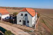 Prodej komerční nemovitosti s apartmány, lisovnou, vinným sklepem, a zahradou, k.ú. Popice u Znojma, cena 10900000 CZK / objekt, nabízí 