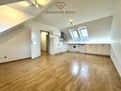 Pronájem bytu 3+kk s balkonem, 88 m, Holubice, cena 24000 CZK / objekt / měsíc, nabízí 