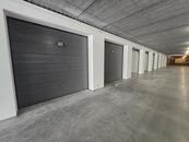 Pronájem garáže v garážovém domě , cena 2400 CZK / objekt / měsíc, nabízí 