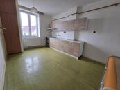 Pronájem prostorného bytu 2+1 v Moravských Budějovicích , cena 15000 CZK / objekt / měsíc, nabízí 