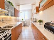  BYT 2+1 VE ZNOJMĚ POSLEDNÍ PATRO, BALKON, SKLEP A NÍZKÉ NÁKLADY, cena 3700000 CZK / objekt, nabízí 