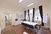 Klidné reprezentativní kanceláře v centru Prahy, cena 13 EUR / m2 / měsíc, nabízí 
