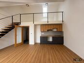 Pronájem moderního mezonetového bytu 1+kk s galerií, 54,1 m², Úherce u Nýřan, cena 19000 CZK / objekt / měsíc, nabízí 