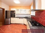 Pronájem bytu 5+1, U Malvazinky, cena 43000 CZK / objekt / měsíc, nabízí Znalecká a Realitní kancelář, Ing. Jiří Krch