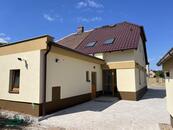 Prodej RD po kompletní reko. dvě bytové jednotky zahrada 710 m2 , cena 6800000 CZK / objekt, nabízí OKOreality.cz