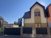 Prodej RD po kompletní reko. dvě bytové jednotky zahrada 710 m2 , cena 6800000 CZK / objekt, nabízí OKOreality.cz