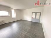Pronájem kanceláře, Hranice, ul. Tř. 1. máje, 45 m2, cena 8000 CZK / objekt / měsíc, nabízí 