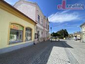 Pronájem obchodních prostor, Hranice, ul. 28. října, 100 m2, cena 14000 CZK / objekt / měsíc, nabízí 