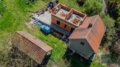 Rodinný dům k rekonstrukci, s hrubou stavbou přístavby, pozemek 1891 m2, cena 4290000 CZK / objekt, nabízí 