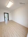 Pronájem nebytových prostor - kanceláře v Hradci Králové v centru města v domě U Švagerků (37,3m2), cena 5500 CZK / objekt / měsíc, nabízí 