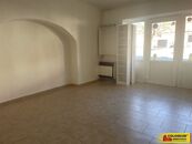 Rousínov, pronájem obchodních prostor, 25 m2, výloha komerce, cena 7000 CZK / objekt / měsíc, nabízí 