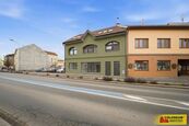 Pohořelice, obchodní prostor, dva byty - rodinný dům, cena 15625400 CZK / objekt, nabízí 