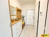 Pohořelice, pronájem novostavby luxusního bytu, OV 2+kk, 46,8m2, balkon, vlastní parkovací stání by, cena 18000 CZK / objekt / měsíc, nabízí COLOSEUM NEMOVITOSTI s.r.o.