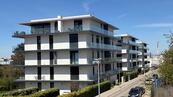Pronájem, P-10, Hostivař, 3+KK/T,GS,sklep, 126 m2, 3.NP/5NP, novostavba Golf resort, cena 35000 CZK / objekt / měsíc, nabízí Michal Němeček