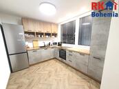 Pronájem světlého bytu 3+1 s lodžií po nadstandardní rekonstrukci, cena 24000 CZK / objekt / měsíc, nabízí 