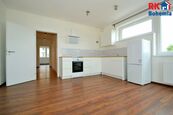 Pronájem novostavby bytu 2+kk s balkónem, parkovacím stáním a sklepní kójí v obci Cerhenice., cena 14000 CZK / objekt / měsíc, nabízí 
