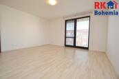 Pronájem 2kk P4 Háje, ul. Loosova, terasa, garáž, sklep, nezařízen, cena 22000 CZK / objekt / měsíc, nabízí RK BOHEMIA s.r.o.