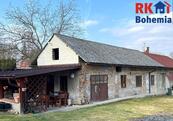 Pronájem rodinného domu 2+1 se zahradou a pergolou Ujkovice, cena 17000 CZK / objekt / měsíc, nabízí RK BOHEMIA s.r.o.