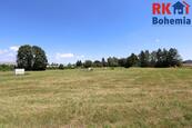 Stavební pozemek 953 m² v Kostelci nad Černými lesy, pro rodinný dům i zajímavou investici, cena 5990 CZK / m2, nabízí RK BOHEMIA s.r.o.
