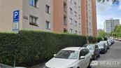 Pronájem bytu 2+1 po rekonstrukci, ve 4.NP zatepleného bytového domu s výtahem, Chotutická, Malešice, cena 24000 CZK / objekt / měsíc, nabízí Czech Top Estates s.r.o.