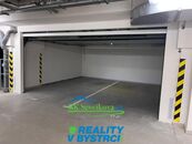 Pronájem dvojgaráže Brno-Žebětín - ul. Chvalovka, cena 6000 CZK / objekt / měsíc, nabízí 