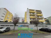 Pronájem, Garážové stání, 13 m - ul. Žabí, Brno - Žebětín, cena 2000 CZK / objekt / měsíc, nabízí 