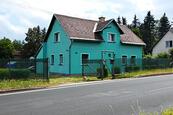Prodej ideální 1/2 rodinného domu s rozlehlým pozemkem a samostatnou zahradou v centru obce Vintířov, cena 1800000 CZK / objekt, nabízí TOP REALITY s.r.o.