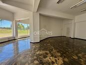 Pronájem slunného obchodního prostoru 70m2, Bezručova, Chomutov , cena 10500 CZK / objekt / měsíc, nabízí 