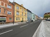 Pronájem bytu 1+1, rekonstrukce, centrum města, Školní, Chomutov , cena 10050 CZK / objekt / měsíc, nabízí 