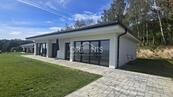 Pronájem moderní novostavby rodinného domu (bungalov) 4+kk, 130 m² , Zelená, cena 37000 CZK / objekt / měsíc, nabízí 