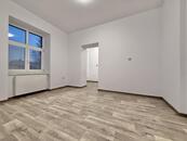 Pronájem bytu 2+1, 1. NP, ul. Hviezdoslavova, Opava po rekonstrukci, cena 10000 CZK / objekt / měsíc, nabízí 
