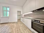 Pronájem bytu 2+1, 2. NP, ul. Hviezdoslavova, Opava, cena 11000 CZK / objekt / měsíc, nabízí 