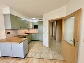 Pronájem bytu 2+kk s balkonem, Divišovská, Praha 4 - Chodov, cena 22500 CZK / objekt / měsíc, nabízí REALITY VALÁŠKOVÁ s.r.o.