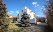 Prodej RD/vily - Pozořice - okres Brno-venkov - CP 300 m2 - pozemek 1199 m2 - garáž, cena 15900000 CZK / objekt, nabízí 