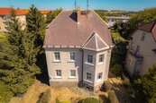 Prvorepubliková vila 5+2 (7+3) 380m2 / balkon /garáž / zahrada 1051m2 v top lokalitě k rekonstrukci., cena 6275000 CZK / objekt, nabízí 