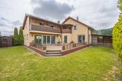 Prodej RD 6+kk / 2x balkon, vnitřní bazén, garáž, terasa, pozemek 655 m2, Zlatníky, Praha-západ, cena 23350000 CZK / objekt, nabízí AKTIVA DEVELOPMENT, s.r.o.