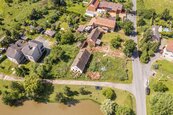 Prodej stavebního pozemku 1 355 m2v obci Řeřichy, na pozemku torzo domu, určené k demolici, nebo rekonstrukci., cena 1521500 CZK / objekt, nabízí 