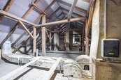 Prodej půdního prostoru 418 m2 s možností vybudování bytových jednotek Jince, okres Příbram, cena cena v RK, nabízí 